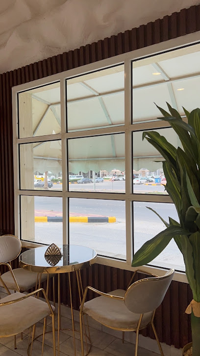 Golden Giraffe Cafe الزرافة الذهبية - Saudi Arabia|Hafar Al Batin 39913|Al Wahah|طريق فيصل بن عبدالعزيز